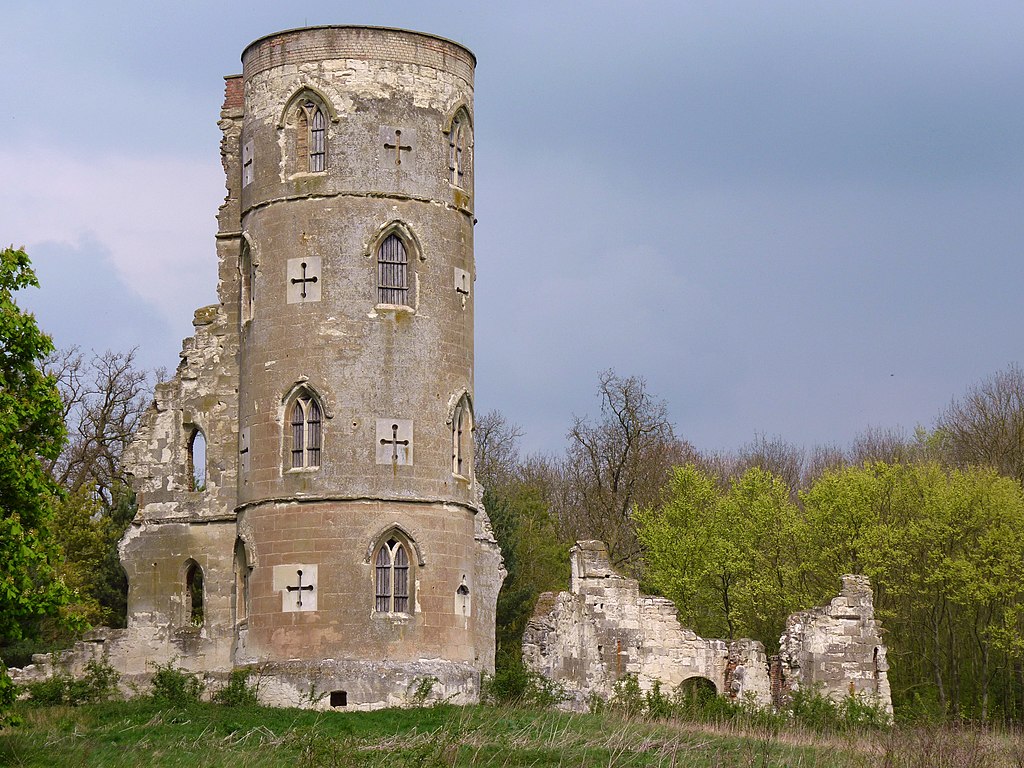 1024px-Cmglee_Wimpole_Folly.jpg