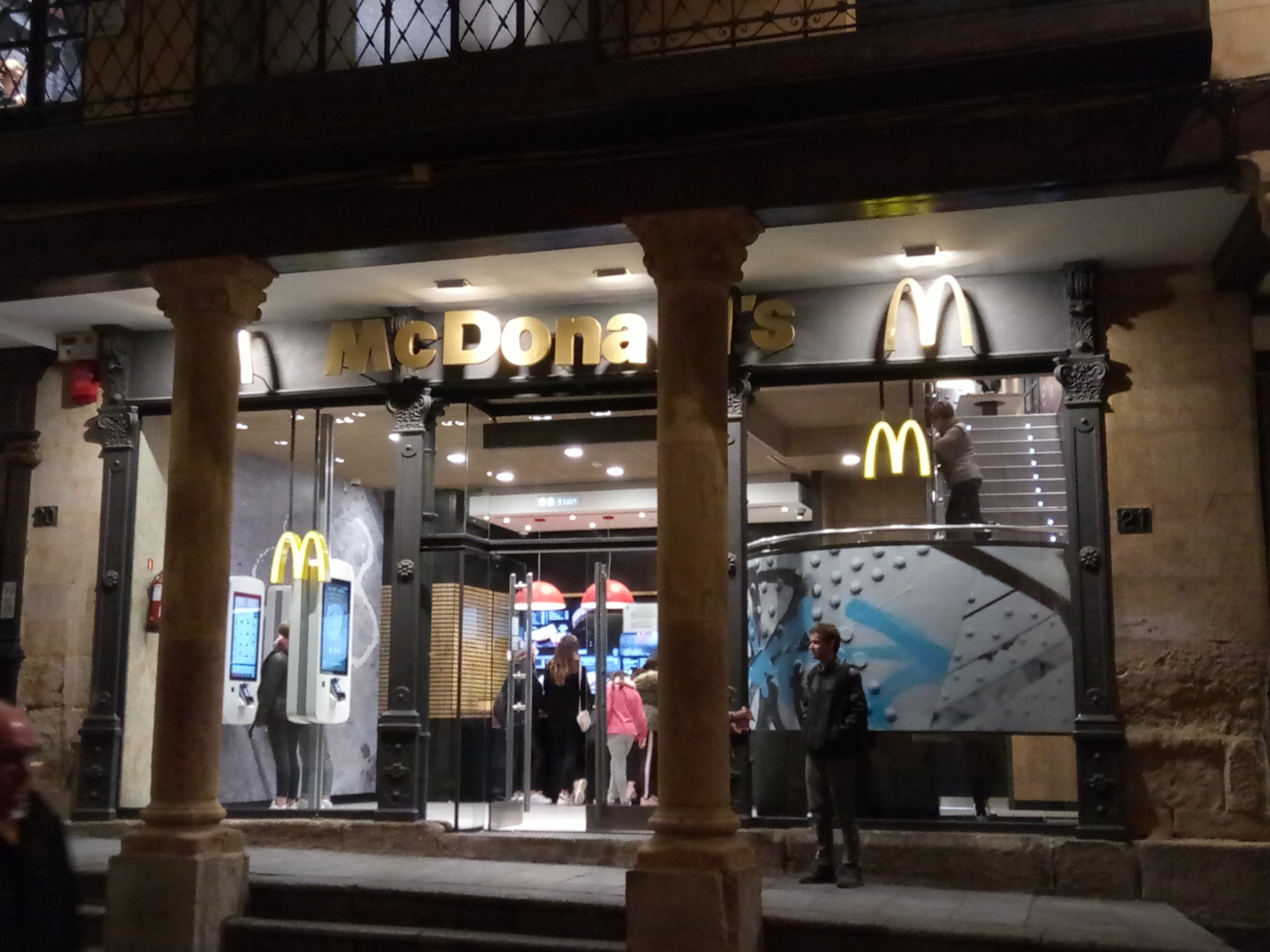 20181126_1937 P81126-193735.jpg