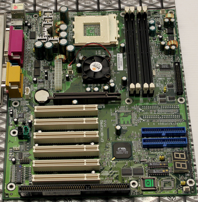 ainterloper.com_graphics_motherboards_epox_Epox_EP_8KTA3PRO.jpg