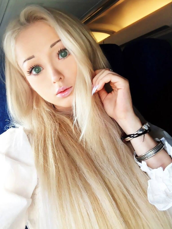 awww.shufflepost.com_wp_content_uploads_2014_04_cos_20_valeria_lukyanova_mdn.jpg