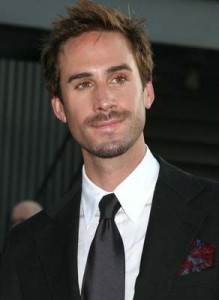 awww.tvovermind.com_wp_content_uploads_2011_06_039_36705joseph_fiennes_posters_219x300.jpg