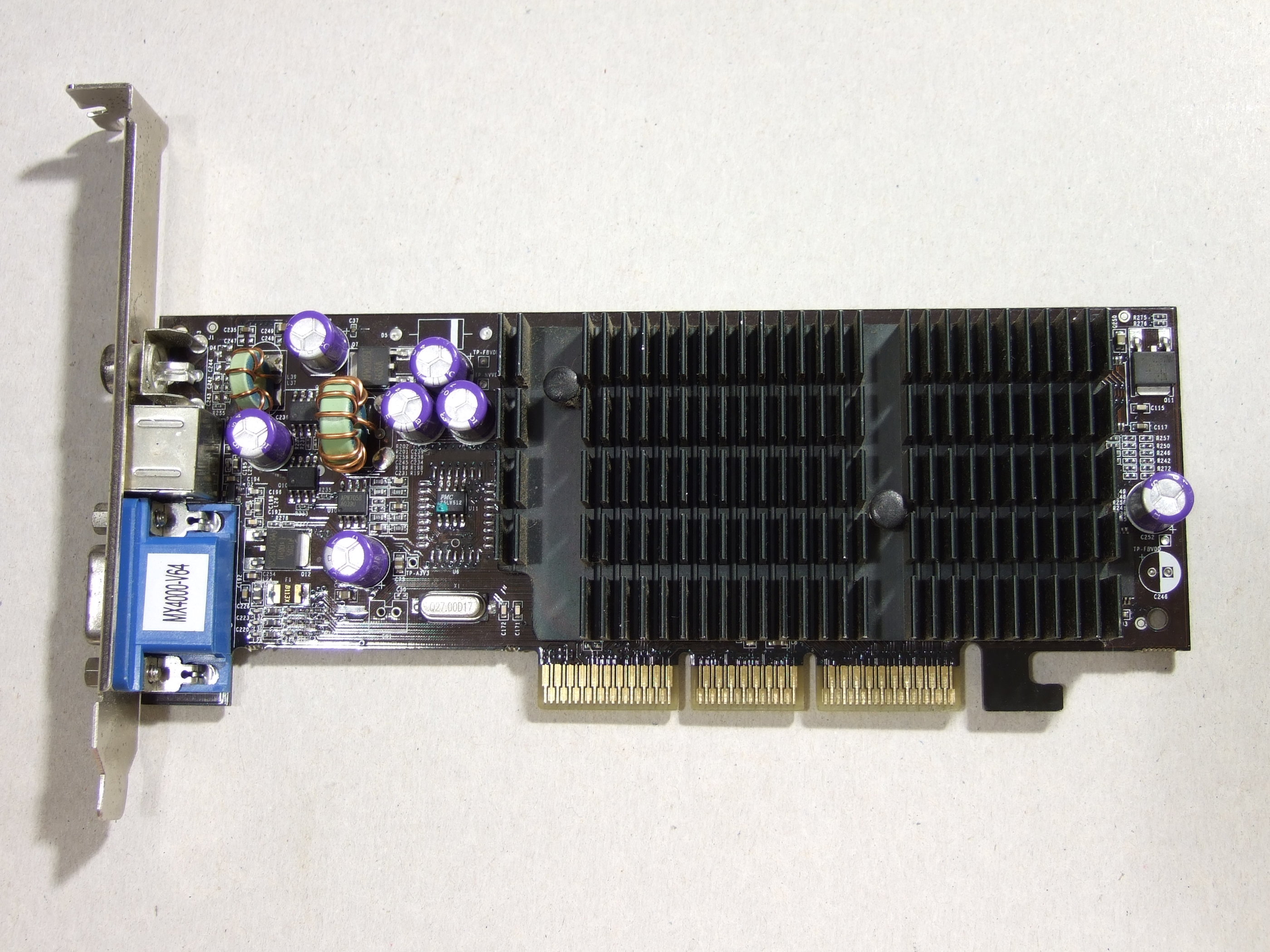 Geforce4 MX4000 32bit 64Mb.JPG