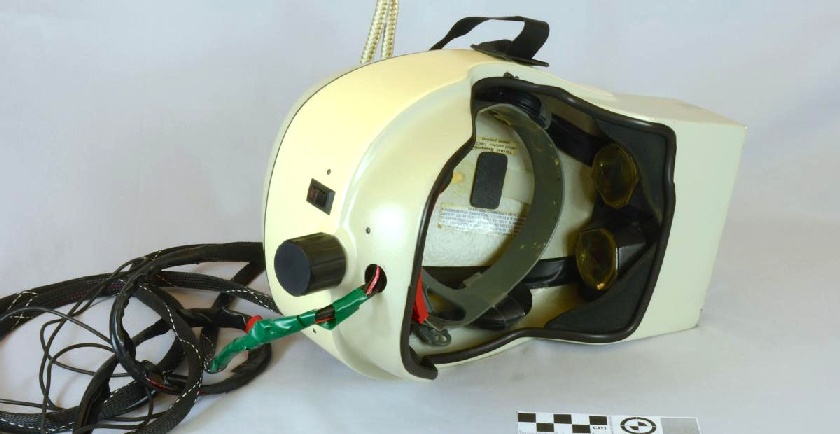 Virtual-Research-Flight-Helmet-4026.jpg