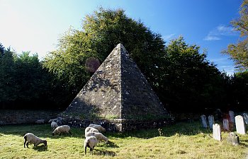 1024px--Mad_Jack-_Fuller's_tomb.JPG