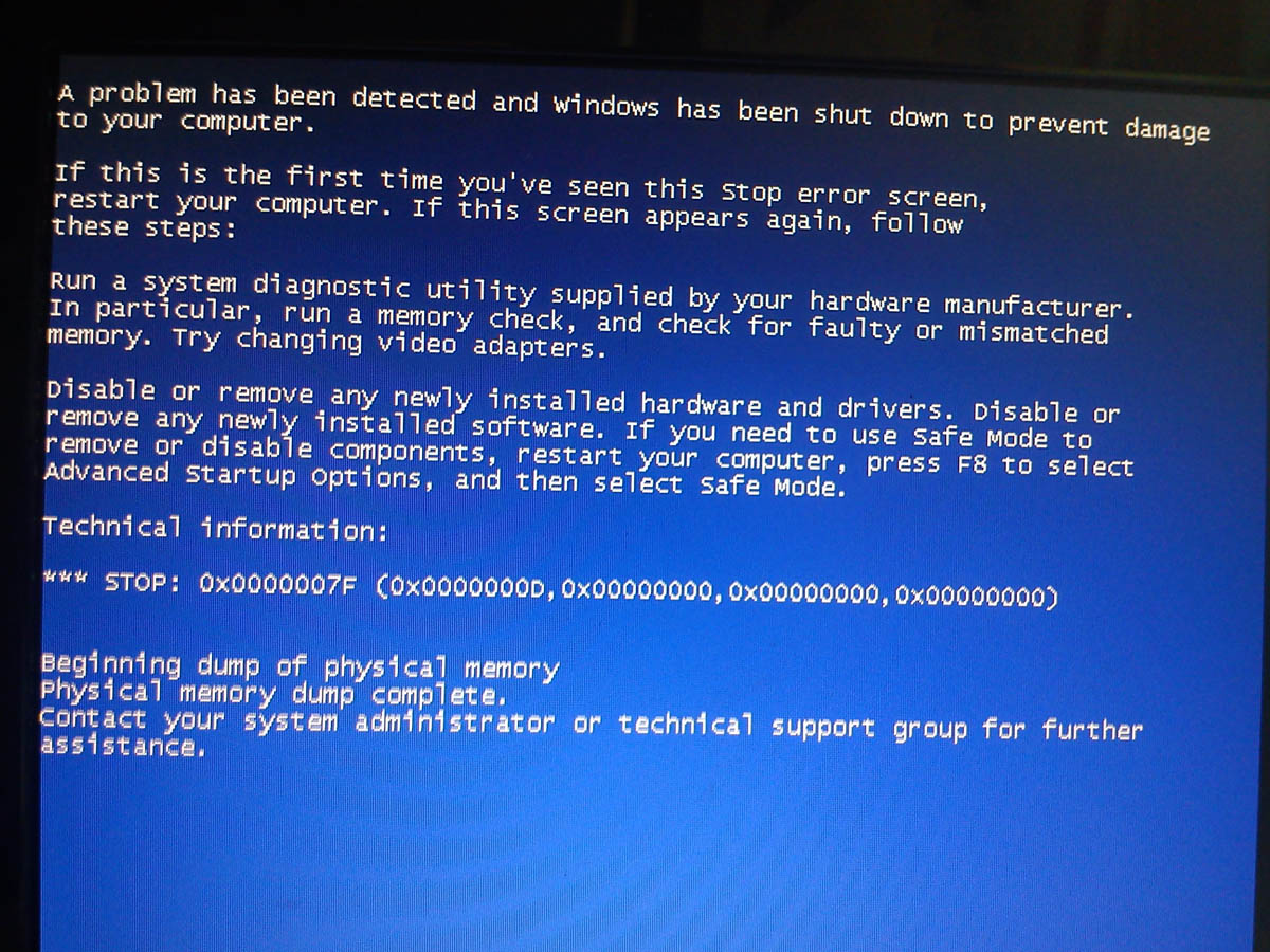 Файлы синего экрана. Серый экран смерти. Синий экран с английскими буквами. Синий экран :( с грустным смайлом.
